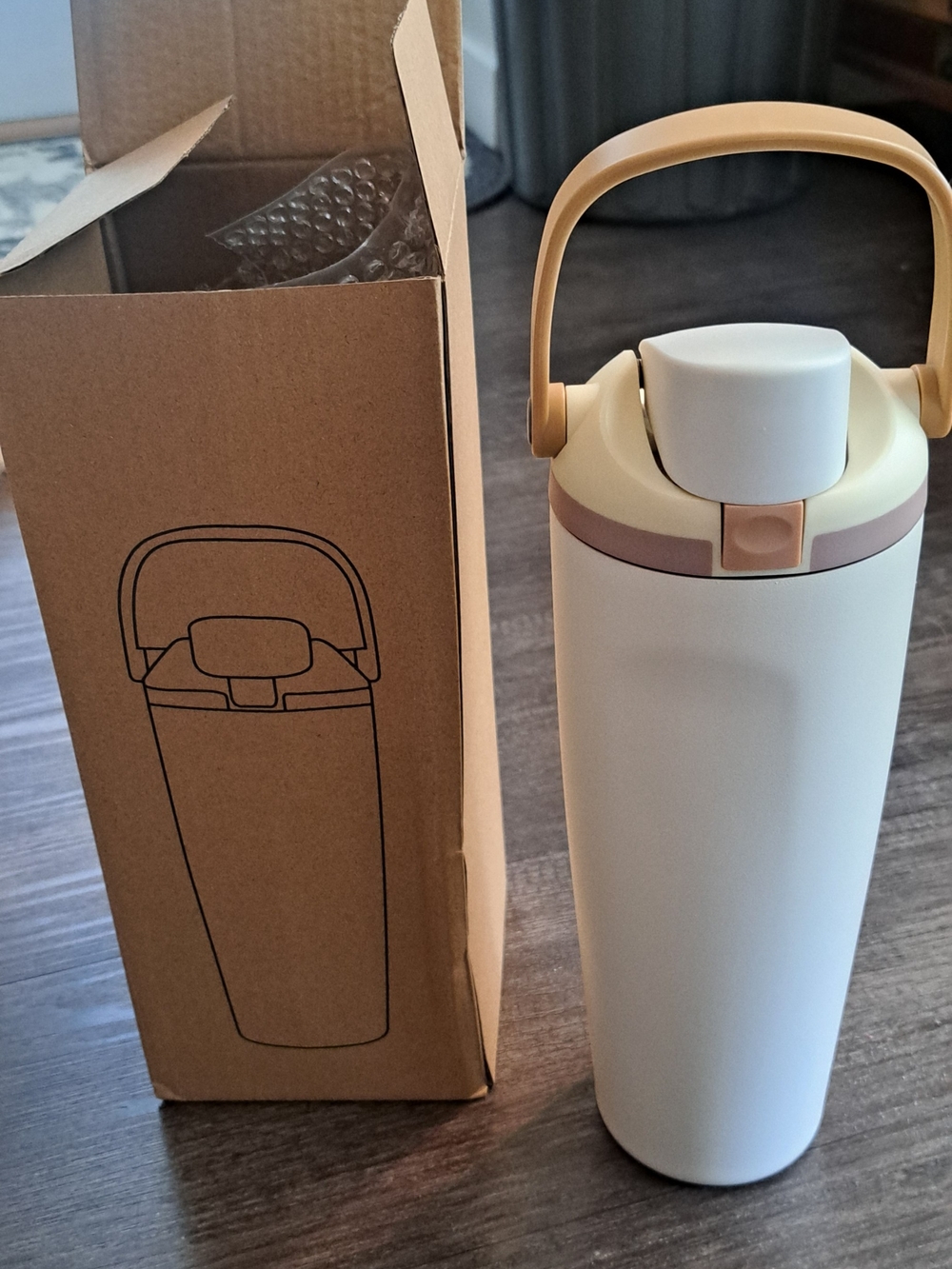 Cream & Tan Insulated 30oz Stainless Steel Travel Bottle with Handle New Freesip